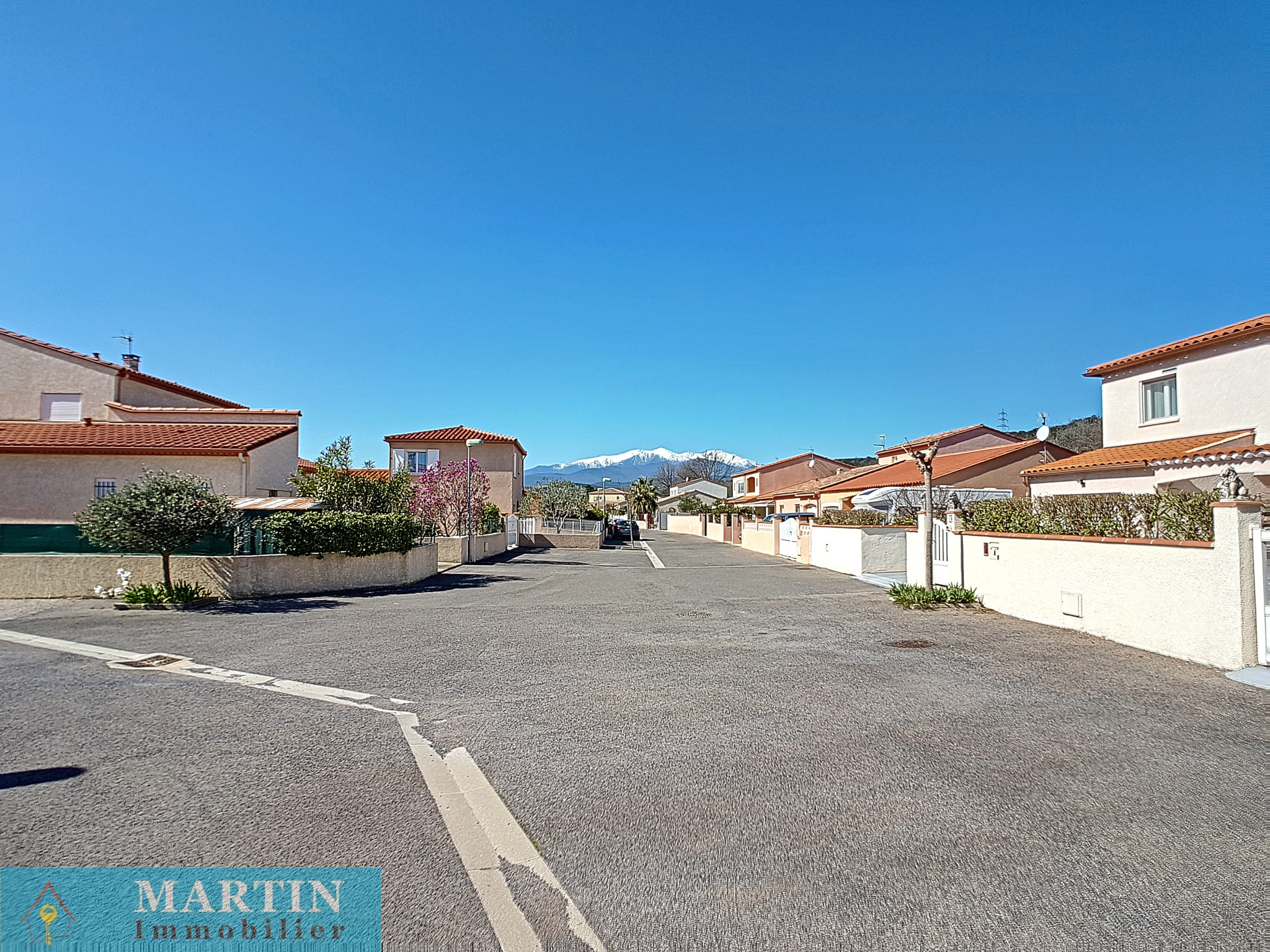 vente À acheter à SaintJeanPlaDeCorts (66) Villa avec piscine