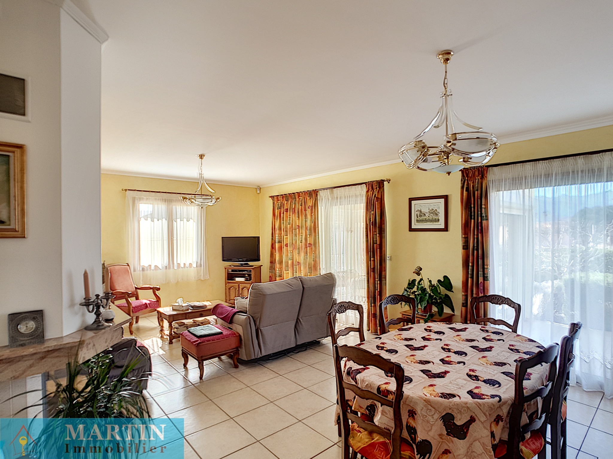 vente À acheter à SaintJeanPlaDeCorts (66) Villa avec piscine