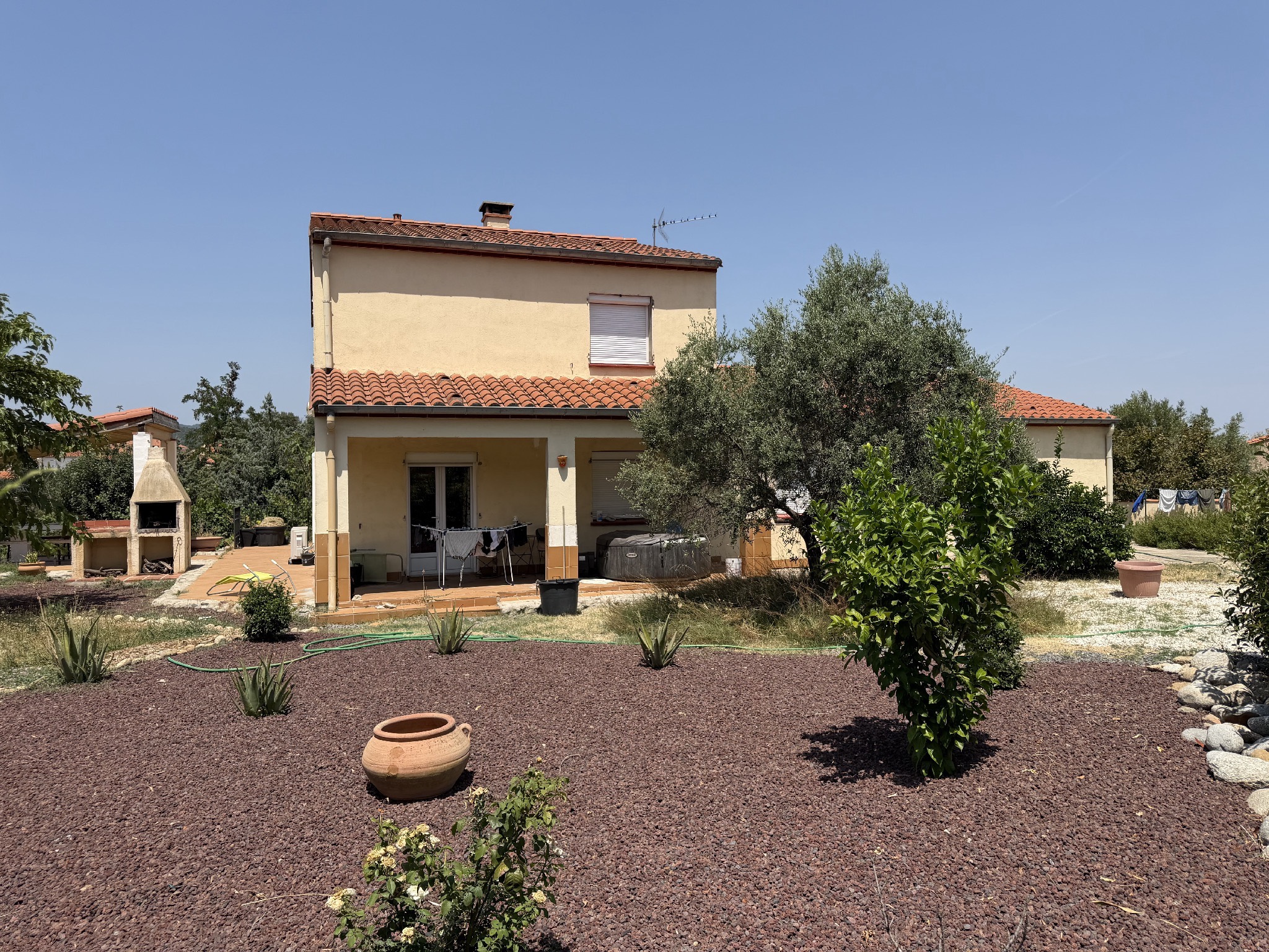 VILLA 7 PIECES PROCHE DU CENTRE VILLE
