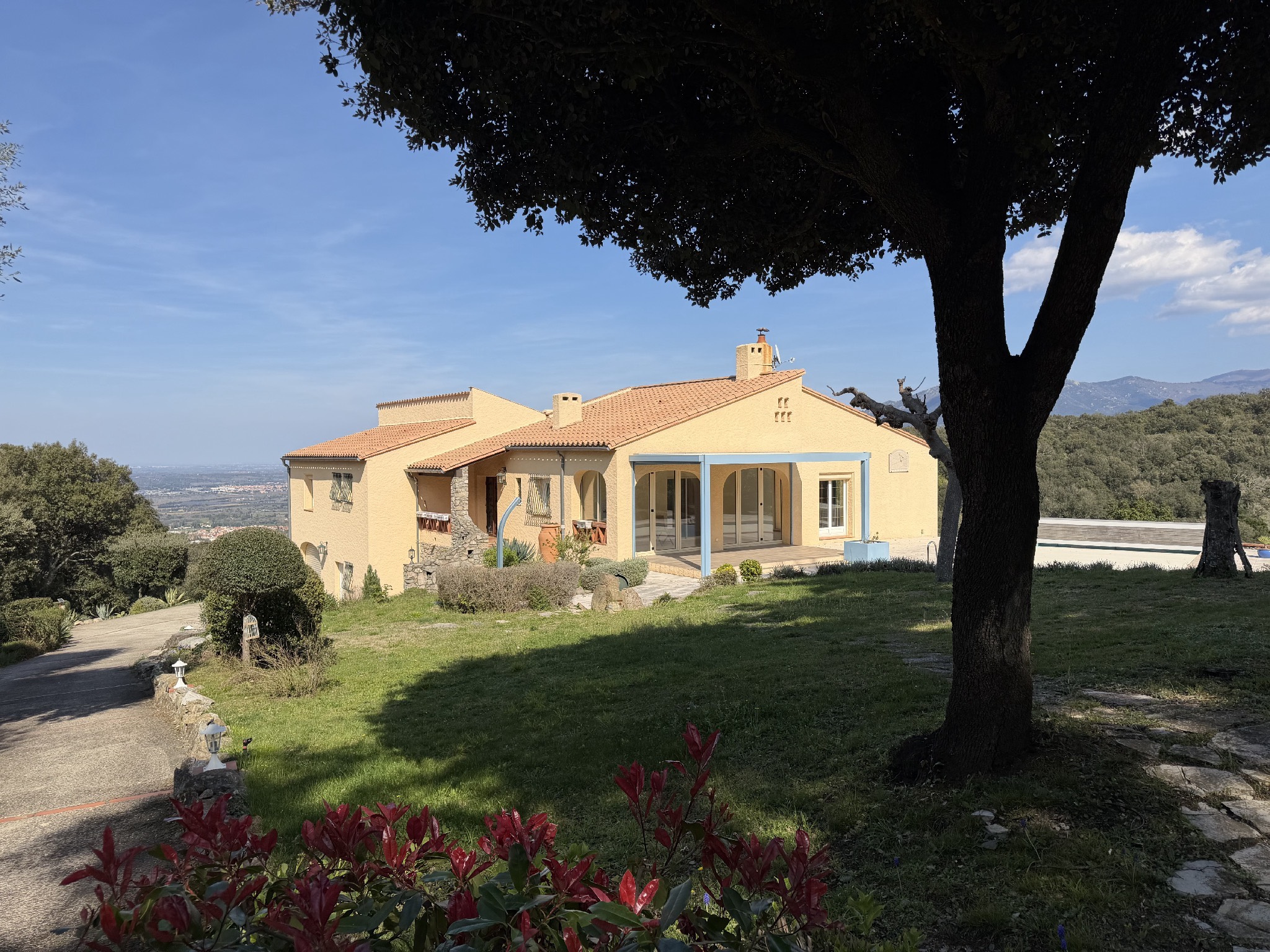 VILLA 6 PIECES AVEC PISCINE CADRE EXCEPTIONNEL